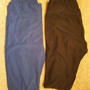 **SOLD**Solid Black and Blue OS leggings